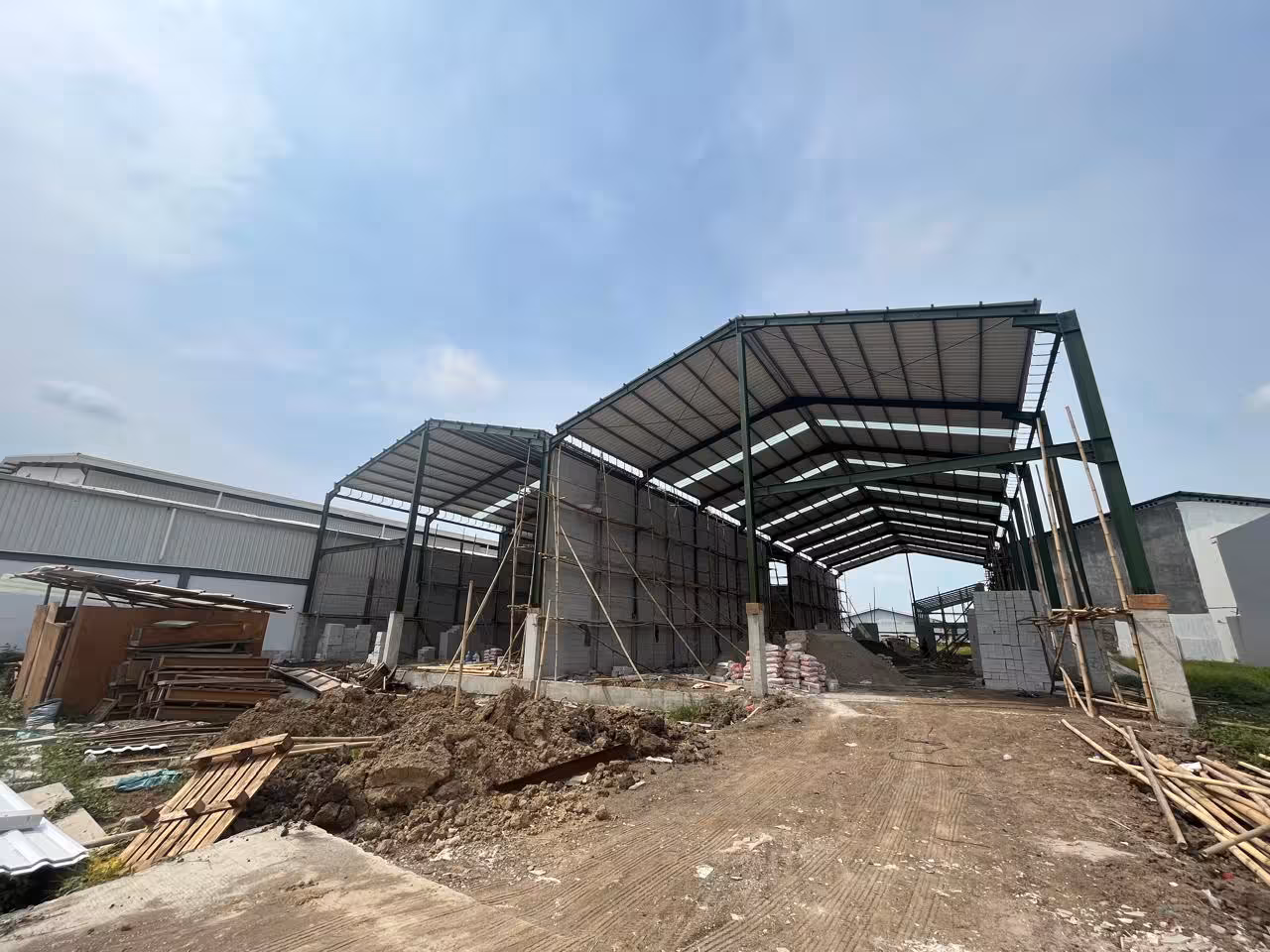 Struktur Dasar & Lapangan